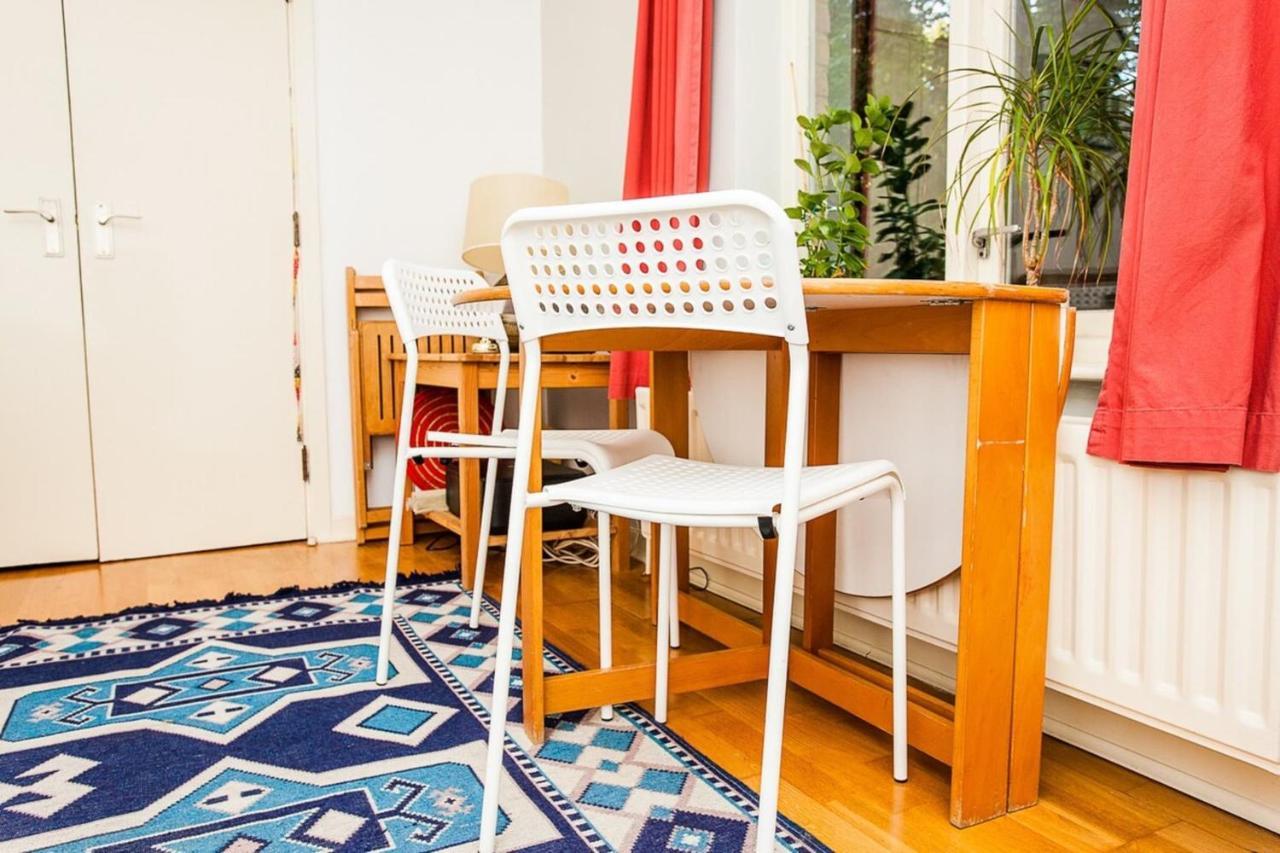 Apartament Charming Peaceful 2 Bedroom With Parking And Garden