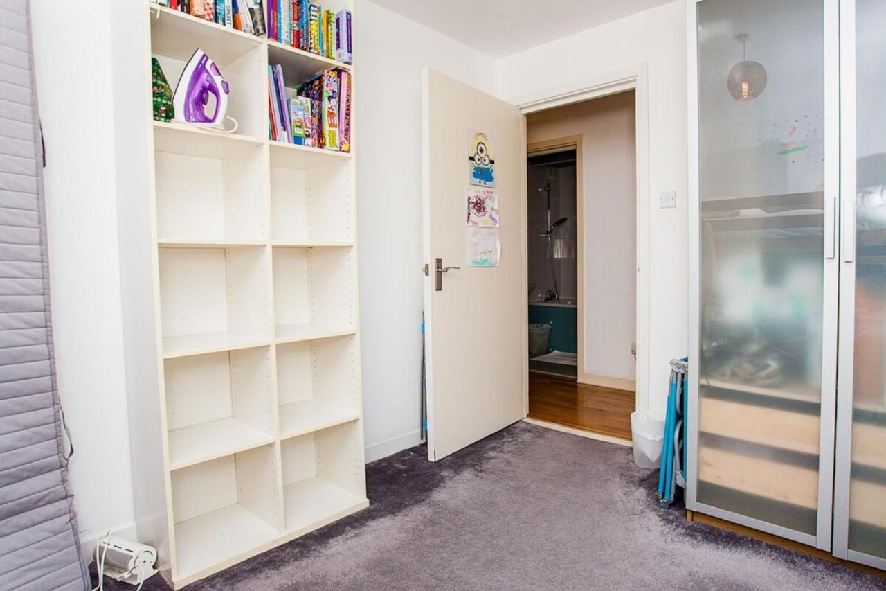 Charming Peaceful 2 Bedroom With Parking And Garden Apartament