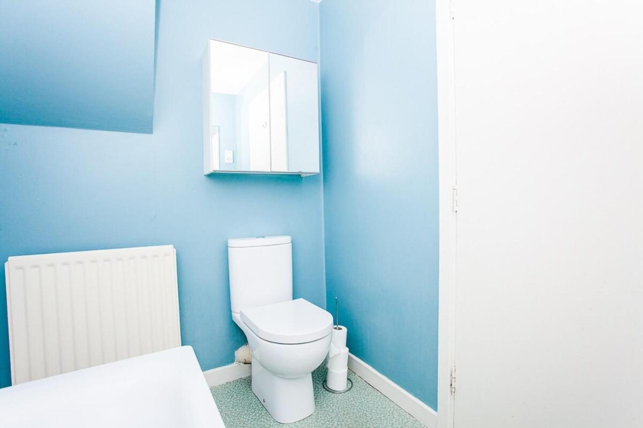 Charming Peaceful 2 Bedroom With Parking And Garden Apartament *